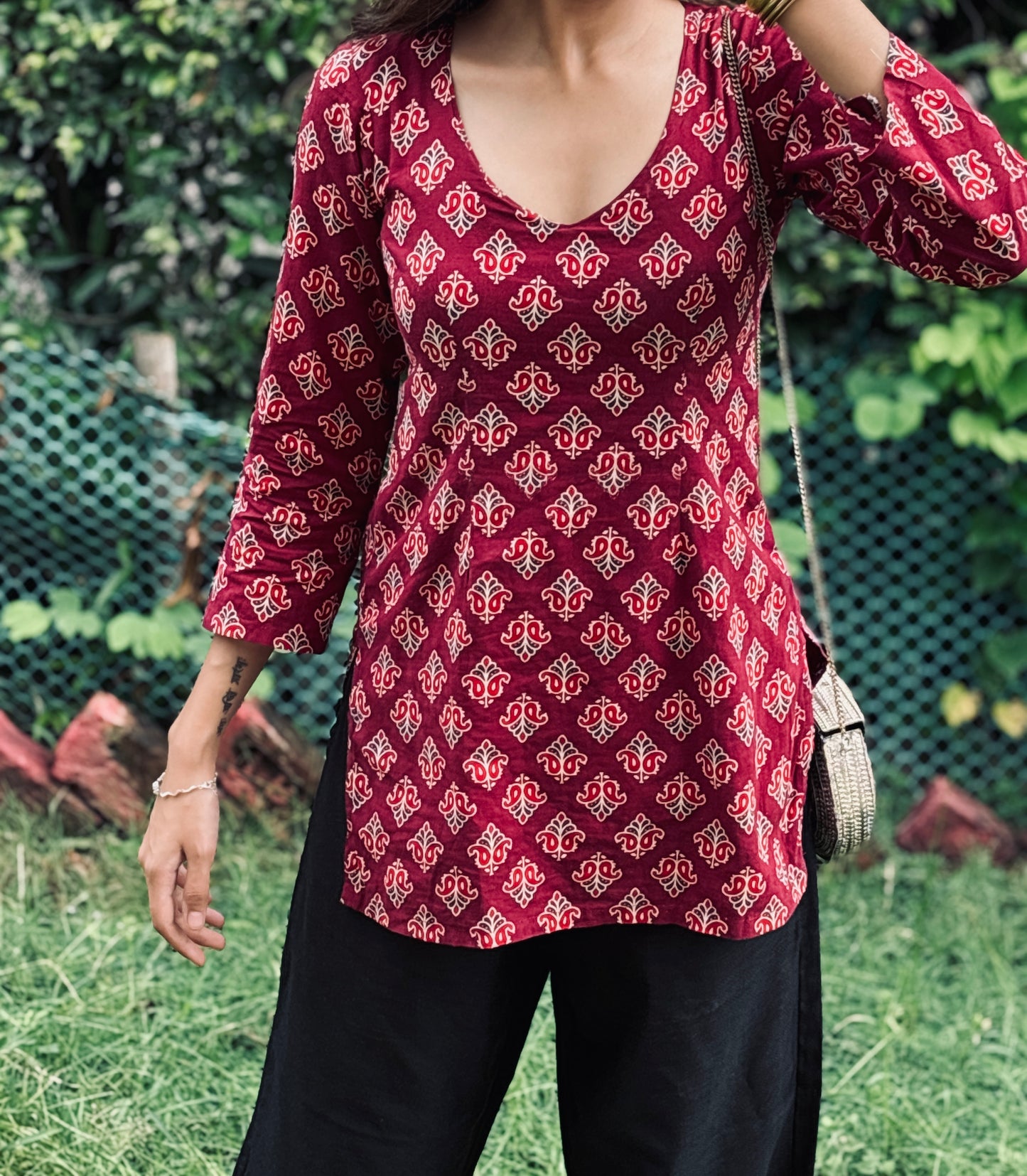 FAKIRA SLEEVED SHORT KURTI