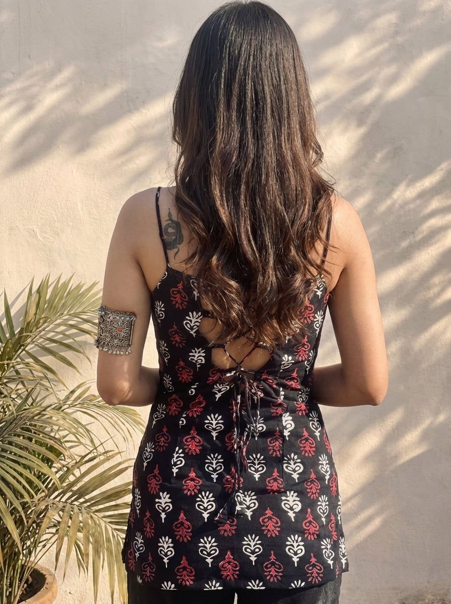 KALI SLEEVED SHORT KURTI