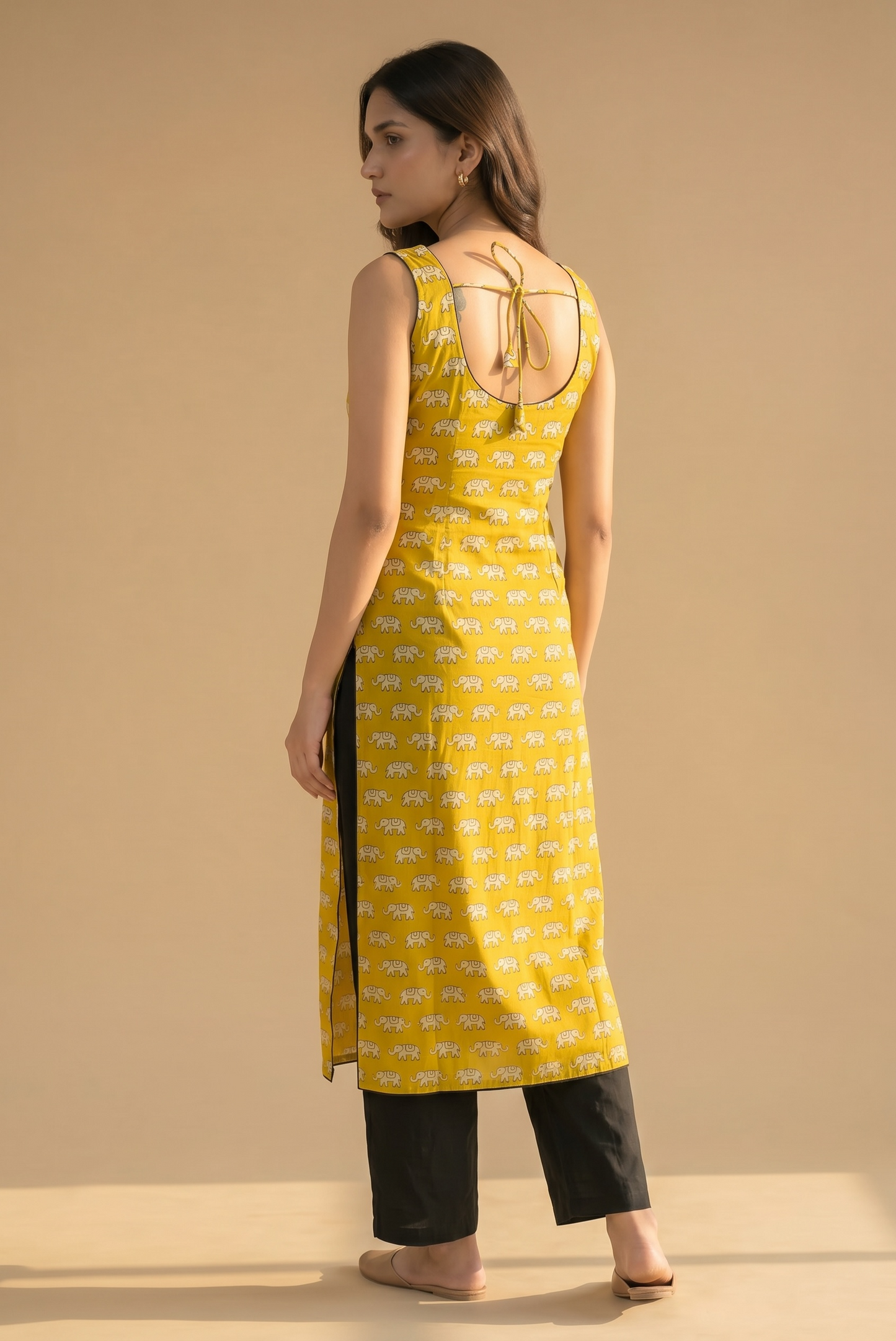 SLEEVELESS LONG KURTI