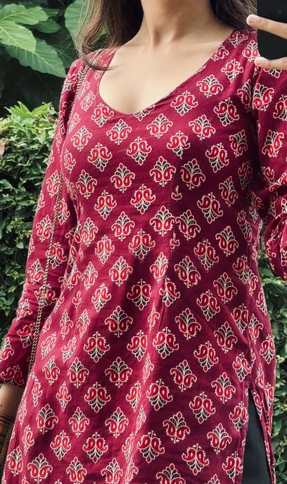 FAKIRA SLEEVED SHORT KURTI