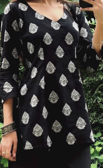 KALI SLEEVED SHORT KURTI